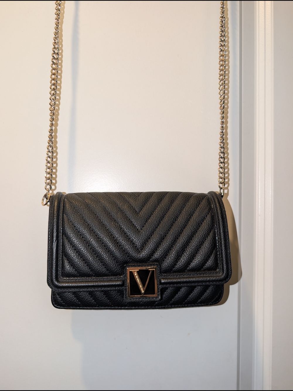VS Quilted Leather Chain Shoulder Bag - Black